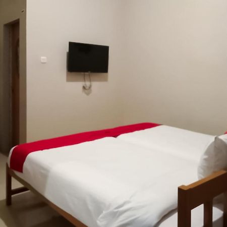 Reddoorz At Joyce Guest House Medan Exterior foto