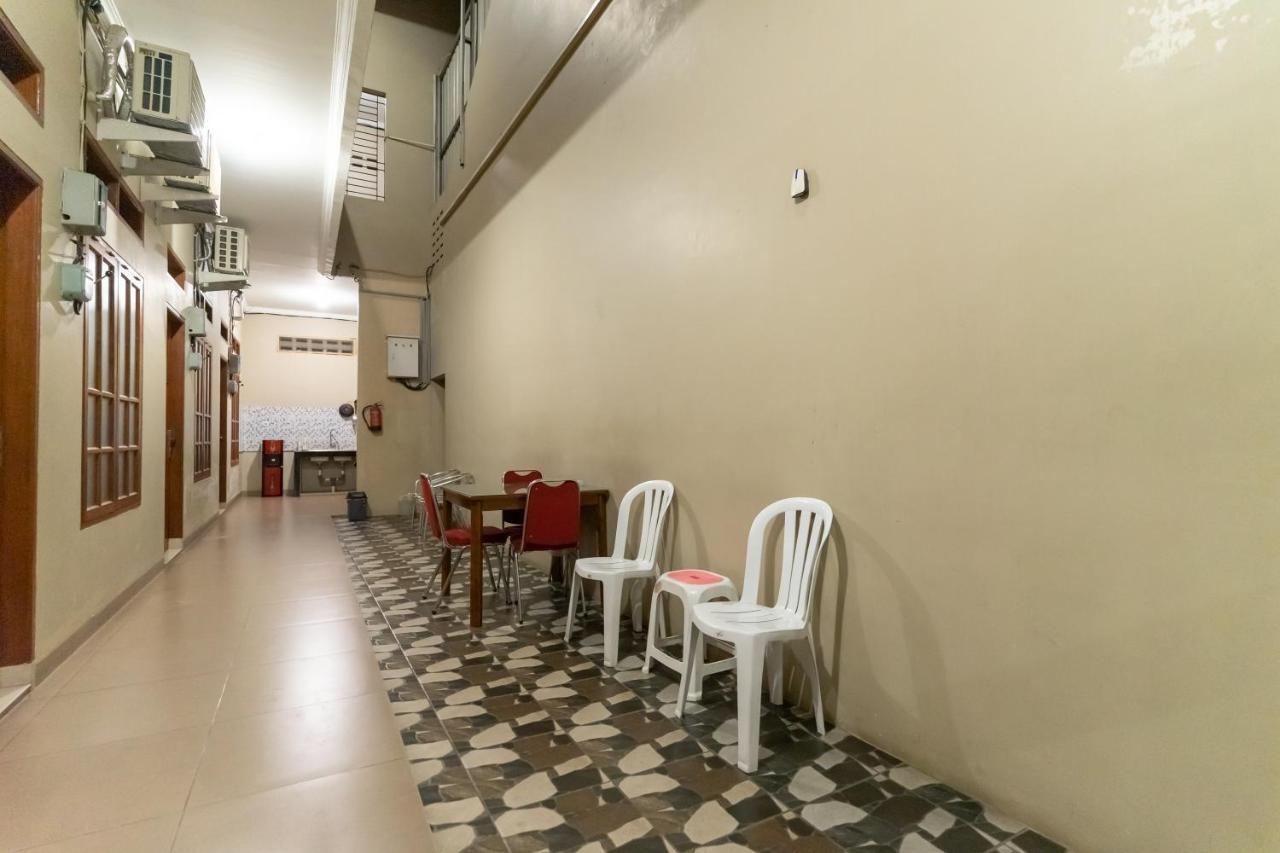 Reddoorz At Joyce Guest House Medan Exterior foto